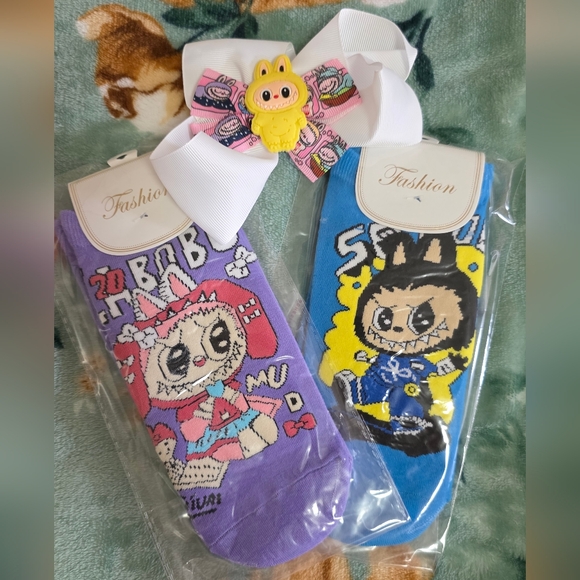 Labubu Character 2 Pair Socks And Hair Bow - Picture 1 of 2